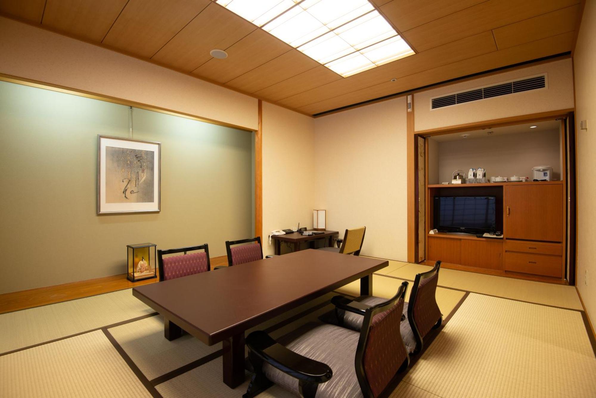 Hotel Okura Fukuoka Fukuoka  Exterior foto A Japanese-style room at the hotel