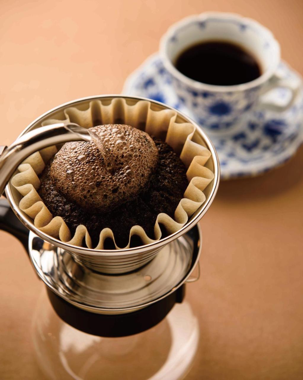 Hotel Okura Fukuoka Fukuoka  Exterior foto Coffee being brewed with a Kalita coffee filter